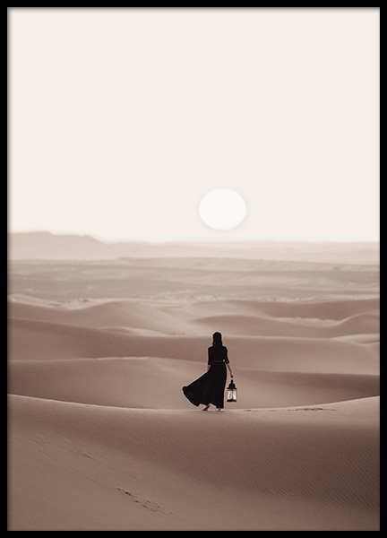 Woman in Desert Poster en el grupo  Pósters / Naturaleza con Desenio AB (12341)