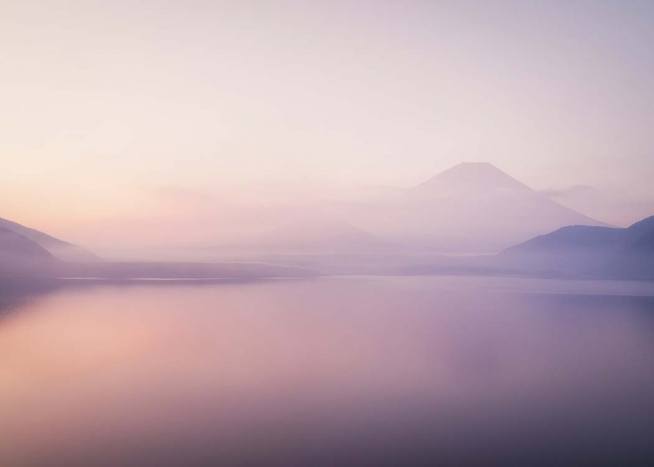 Fuji Mountain Over Foggy Lake Poster / Naturaleza con Desenio AB (10239)