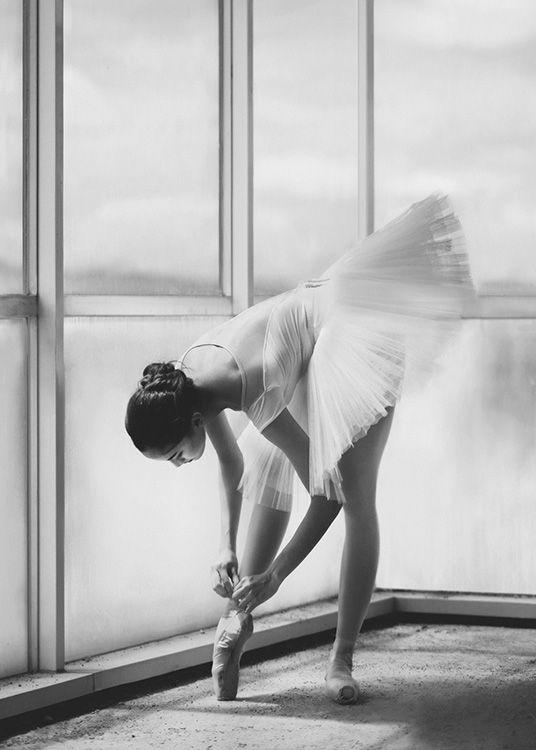 Ballerina Preparation Poster / Blanco y negro con Desenio AB (10695)