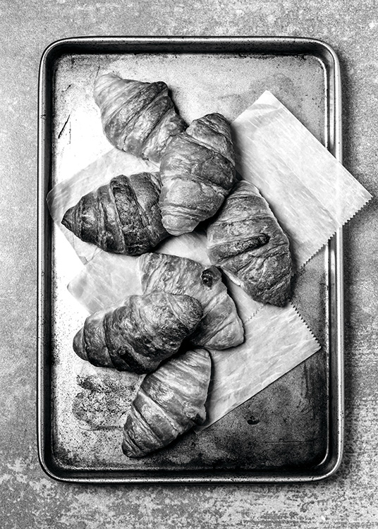 Croissants On Tray Poster / Blanco y negro con Desenio AB (11273)
