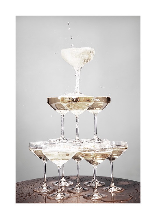 Champagne Pyramid Poster / Cuadros de cocina con Desenio AB (11917)