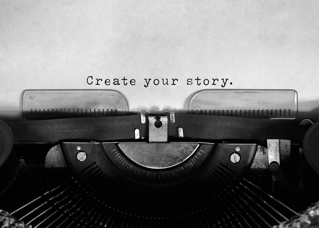 – Póster con una máquina de escribir y la frase «Create your story».