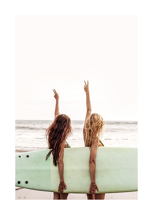 Surfer Girls Poster / Naturaleza con Desenio AB (12637)