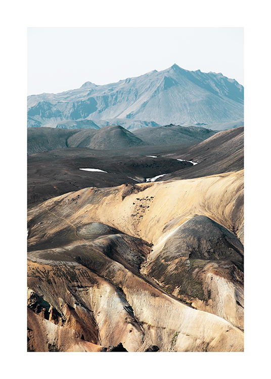  - Fotografía de un paisaje montañoso en Islandia