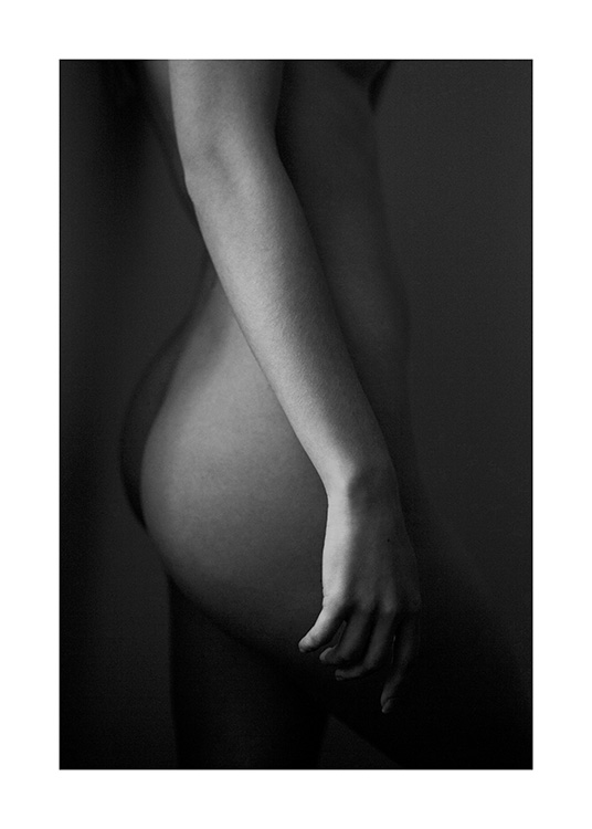  - Fotografía en blanco y negro de la silueta de una mujer desnuda.