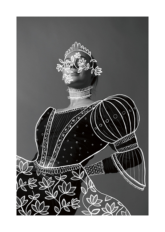  – Fotografía en blanco y negro de una mujer con un vestido y un vestido barroco dibujado por encima de la imagen.