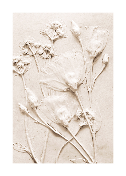  – Fotografía de un ramo de flores beis sobre un fondo de piedra del mismo color