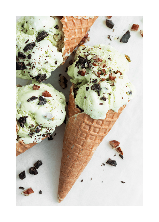  – Fotografía de unos conos de helado verde