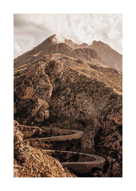  – Fotografía del impresionante paisaje montañoso de Mallorca