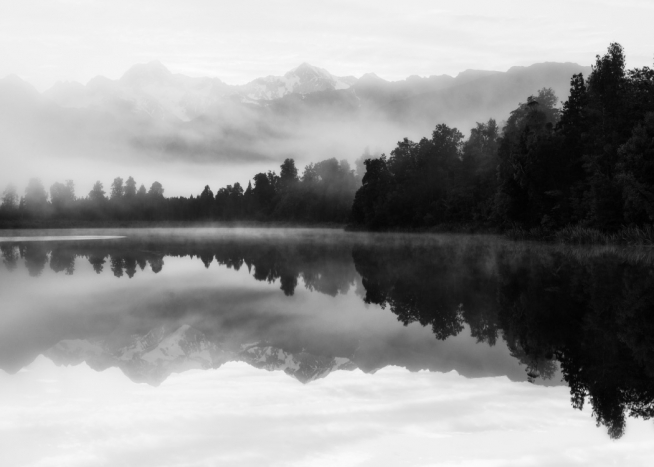 Fog On Lake, Poster / Naturaleza con Desenio AB (8114)