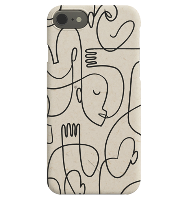  – Funda para iPhone con un estampado abstracto. Tiene fondo beis y rostros abstractos negros realizados en arte de línea.