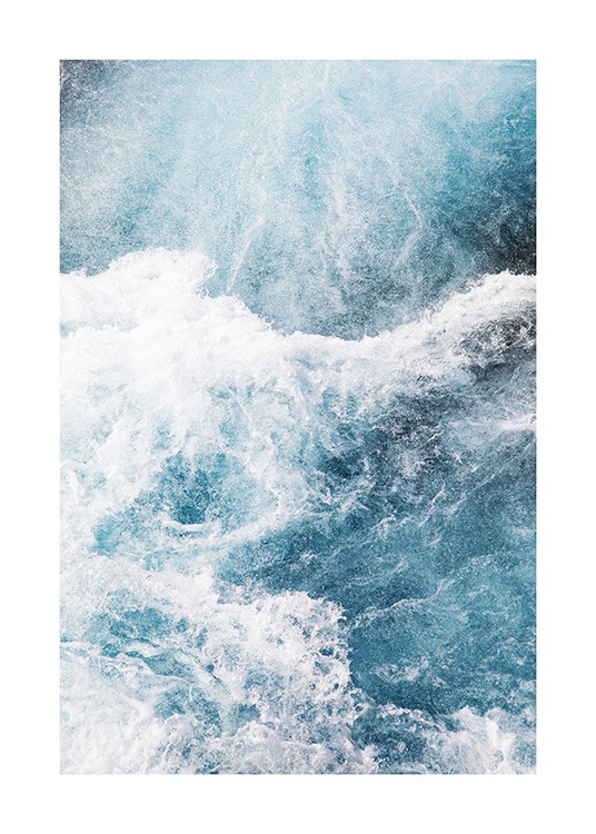  - Fotografía de la vista aérea de un océano azul con espuma.
